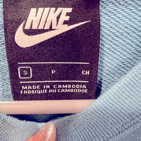 Nike - Picture 3 of 3